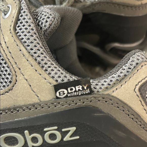 Stylish Gray Women's Hiking Shoes - Picture 6 of 7